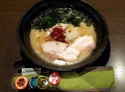 「特濃煮干豚骨」@らぁめん こらぼるたの写真