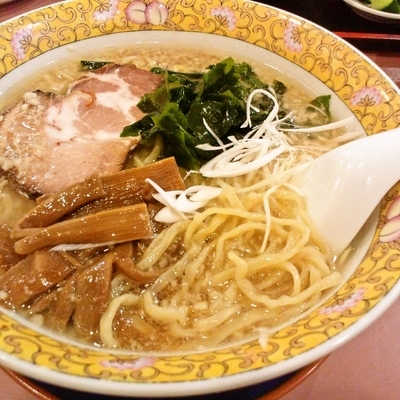 「背脂にんにくラーメン」@手造りラーメン 鶴の写真