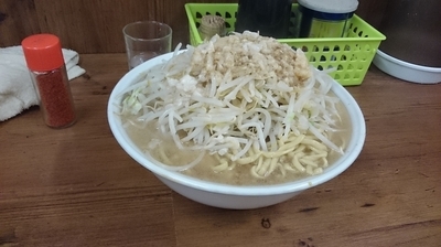「チョイマシ大盛(ヤサイアブラカラメ)￥８００」@ラーメン二郎 品川店の写真