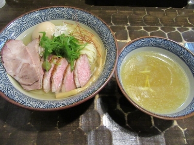 「限定　端麗鴨つけそば（８５０円）＋チャーシュー」@特級鶏蕎麦 龍介の写真