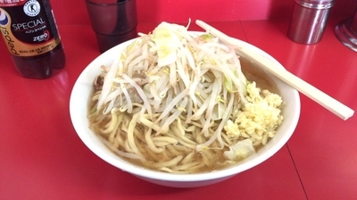 「小ラーメン（野菜少なめ、ニンニク少なめ）」@ラーメン二郎 茨城守谷店の写真