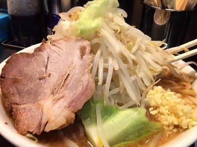 「ラーメン中(800円)」@ジロリアン 赤坂店の写真