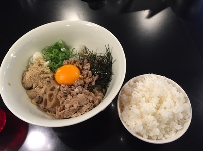 「やみつきラー油まぜそば（マタドール専用ご飯付き）800円」@みそ味専門マタドールの写真