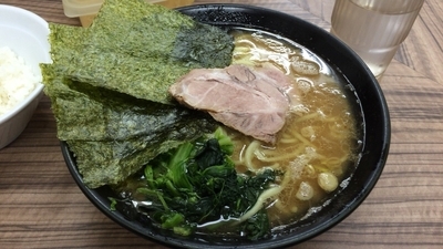 「ラーメン 並 ライス 小 サービス ¥650」@武蔵家 富士見店の写真