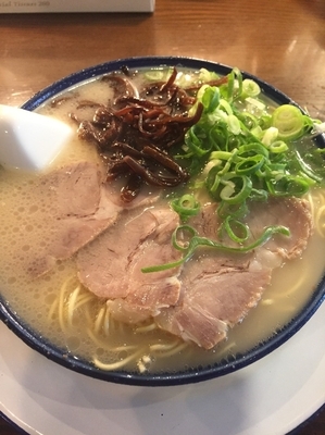 「らーめん、替え玉」@博多ラーメン しばらく 日本橋店の写真