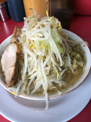 「ラーメン（７５０円）【小麦研究会】 アブラ以外全マシ」@ラーメン二郎 大宮店の写真