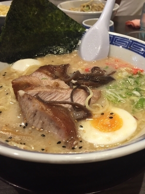 「大とろラーメン 塩とんこつ」@ラーメンちば宝来の写真