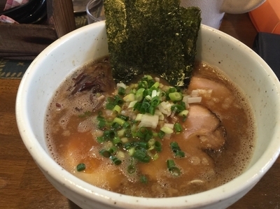 「醤油豚骨ラーメン 極細麺 ハリガネ→替え玉細麺ハリガネ」@豚骨らーめん いちご家の写真