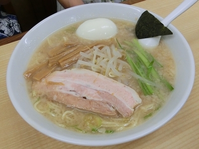 「玉子入りラーメン」@本格的豚骨そば まりぼの写真