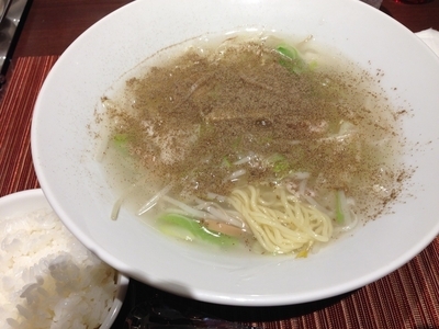 「コショーそば＋サービスライス」@四川ダイニング 王冠の写真