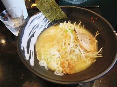「とんこつラーメン（750円）」@立川やの写真