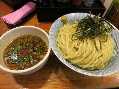 「裏つけ麺 850円 ＋ 麺大盛り （VIPカード利用）」@塩つけ麺 灯花の写真