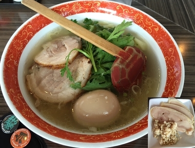 「鶏塩らー麺＋味玉（￥950＋￥100）」@厚木本丸亭の写真