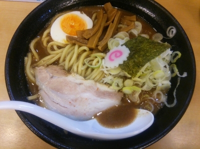 「濃厚らーめん」@中華そば・特製もりそば 満帆 伊勢崎店の写真