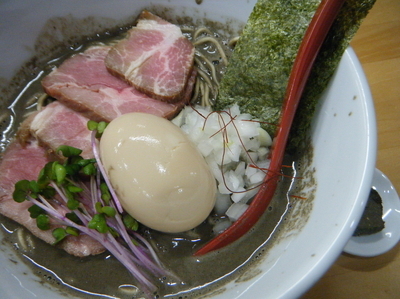 「本日限定：セメント・鬼＋味玉980円」@めんや天夢の写真