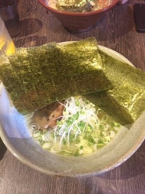 「金龍塩ラーメン＋海苔」@つけめん 幸虎の写真