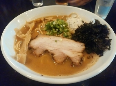 「濃厚鶏白湯 生粋(濃・醤油・並盛・150g)850円」@らーめんダイニング 庵の写真