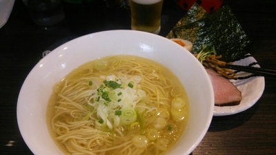 「鶏だし塩ラーメン+麦酒」@麺処 ほん田 nijiの写真