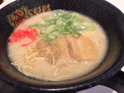 「とんこつしぼり+餃子／￥830+470」@満洲屋が一番 ららぽーと新三郷店の写真