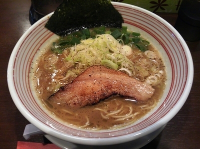 「濃い鶏醤油ラーメン」@山麺の写真