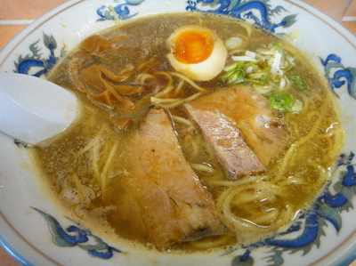 「正油ラーメン・油多め」@旭川ラーメン ゆーからの写真