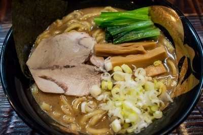 「とんこつ醤油大盛り780円」@つけめん・らーめん活龍 竹園店の写真