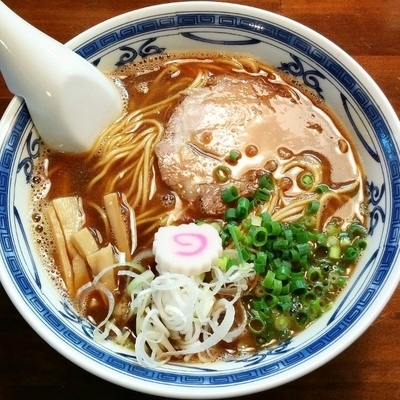 「豚骨アジ節 醤油」@ラーメン・餃子 ハナウタの写真