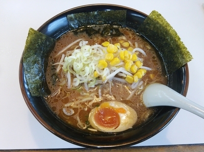 「黒焦がしみそ」@くるまやラーメン 松本渚店の写真