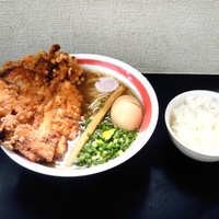 揚げチキン麺950円