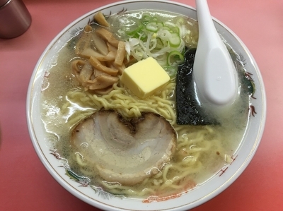 「塩スペシャル 大盛り+バター【940円】」@北海道ラーメン 特一番 分倍河原駅前店の写真