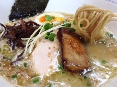 「鶏白湯ら～めん(750円)」@麺処 雄の写真