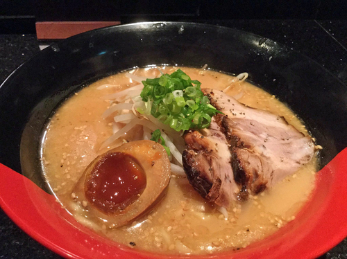 豚骨醤油ラーメン