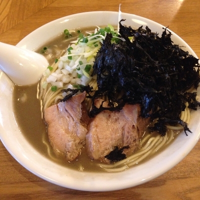 「濃厚煮干そば 大盛  海苔」@中村屋総本山の写真