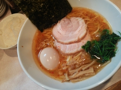 「らーめん中太麺、味玉」@らーめん将貴の写真