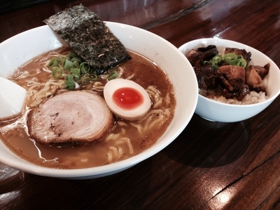 「らーめん並盛＆ミニチャーシュー丼」@めん屋 みやびの写真