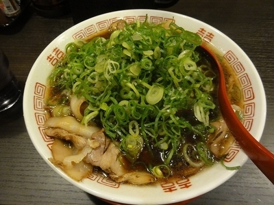 「チャーシュー麺 900円焼きめし(中) 500円→半額」@新福菜館 秋葉原店の写真