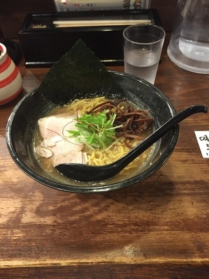 「魚×豚骨ラーメン」@極濃豚骨 らーめん小僧の写真