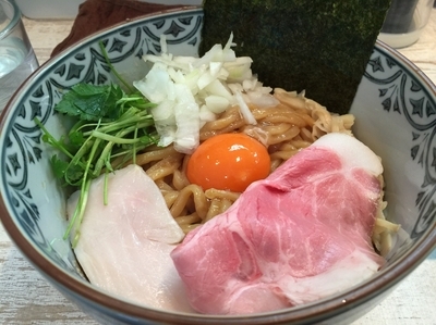 「濃厚たまごのまぜそば」@中華そば 四つ葉の写真