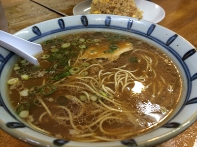 「徳島ラーメン 醤油とんこつ味」@らーめん 六長屋の写真