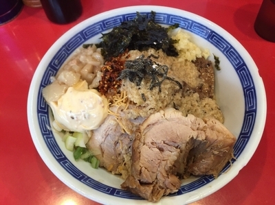 「冷やしまぜそば 塩 （全マシ＋豚）900円」@ジャンプの写真