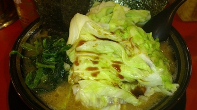 「ラーメン＆キャベツ」@家系ラーメン とらきち家の写真