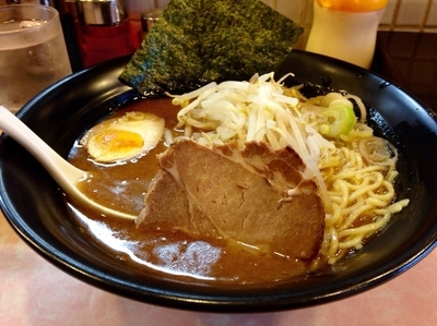 「濃厚豚骨魚介醤油ラーメン ¥700 + 大盛サービス」@虎魂食堂の写真