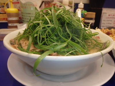 「葱ラーメン(907円)(1日30食限定)唐揚げ定食(227円」@来来亭 可部店の写真