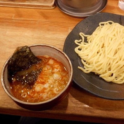 「辛味つけ麺 中盛り（760円）＋つぶしにんにく（0円）」@つけ麺屋 やすべえ 新宿店の写真