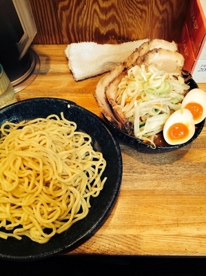 「味噌つけ麺800円 三点盛り 300円」@つけ麺道 たけしの写真