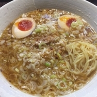 炎麺普通盛り850円、味玉120円