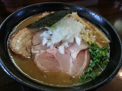 「魚介豚骨らーめん750円」@麺や 飛来の写真