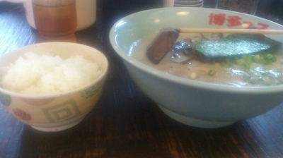 「ラーメンセット麺硬め」@長浜屋台ラーメン 博多っ子 関内店の写真