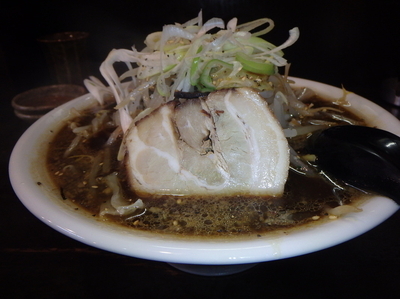 「黒二郎ラーメン(820円)」@やんと屋の写真