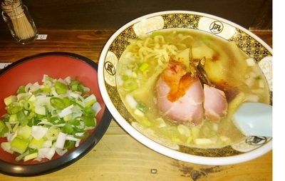 「すごい煮干ラーメン+駒葱+追加麺(1020円)」@すごい煮干ラーメン凪 新宿ゴールデン街店 本館の写真